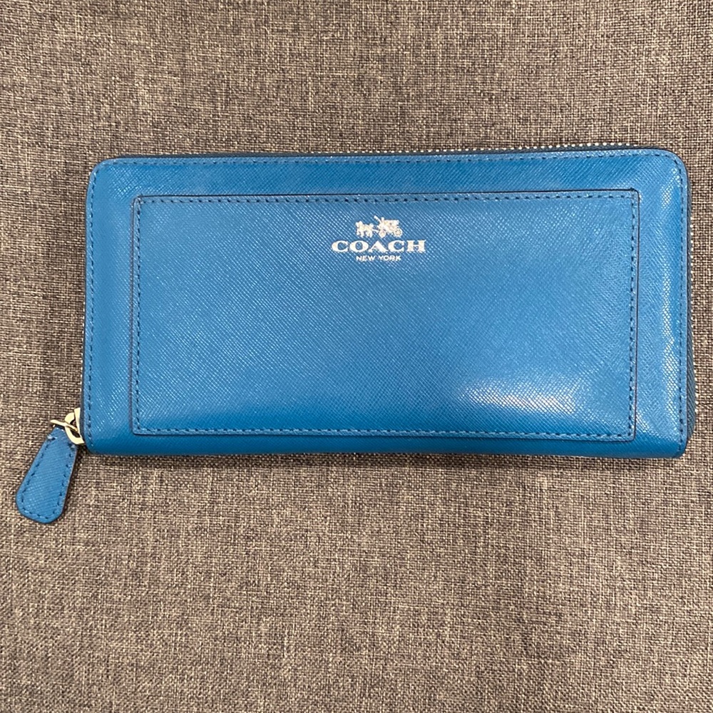 Coach wallet 👛